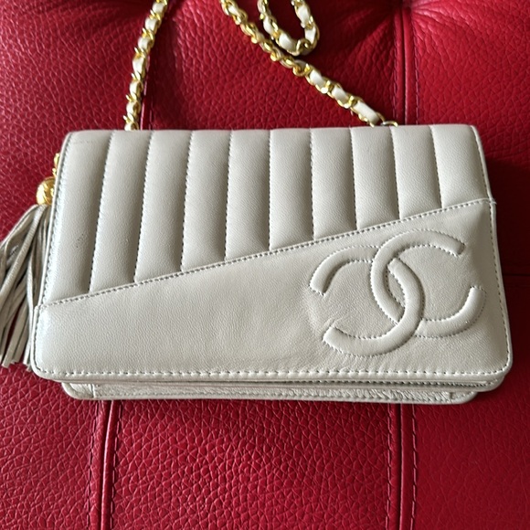 Vtg Chanel Victory Hook P.K. 3940 70-80’s cream leather shoulder bag - Picture 2 of 16